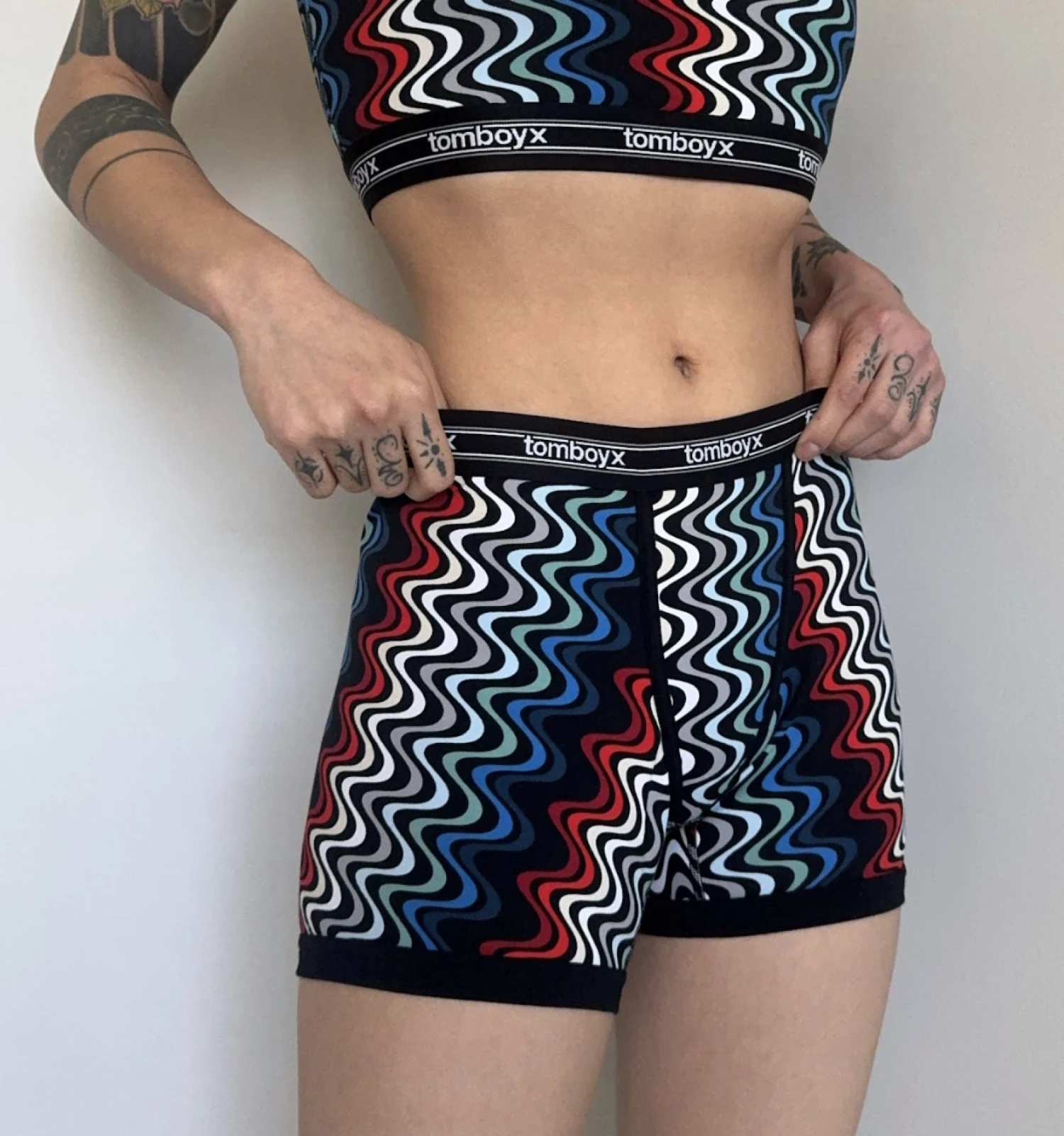 4.5" Trunks - Wavelength(4 5 Trunks Wavelength) 2 4.5" Trunks - Wavelength(4 5 Trunks Wavelength) - Image 2